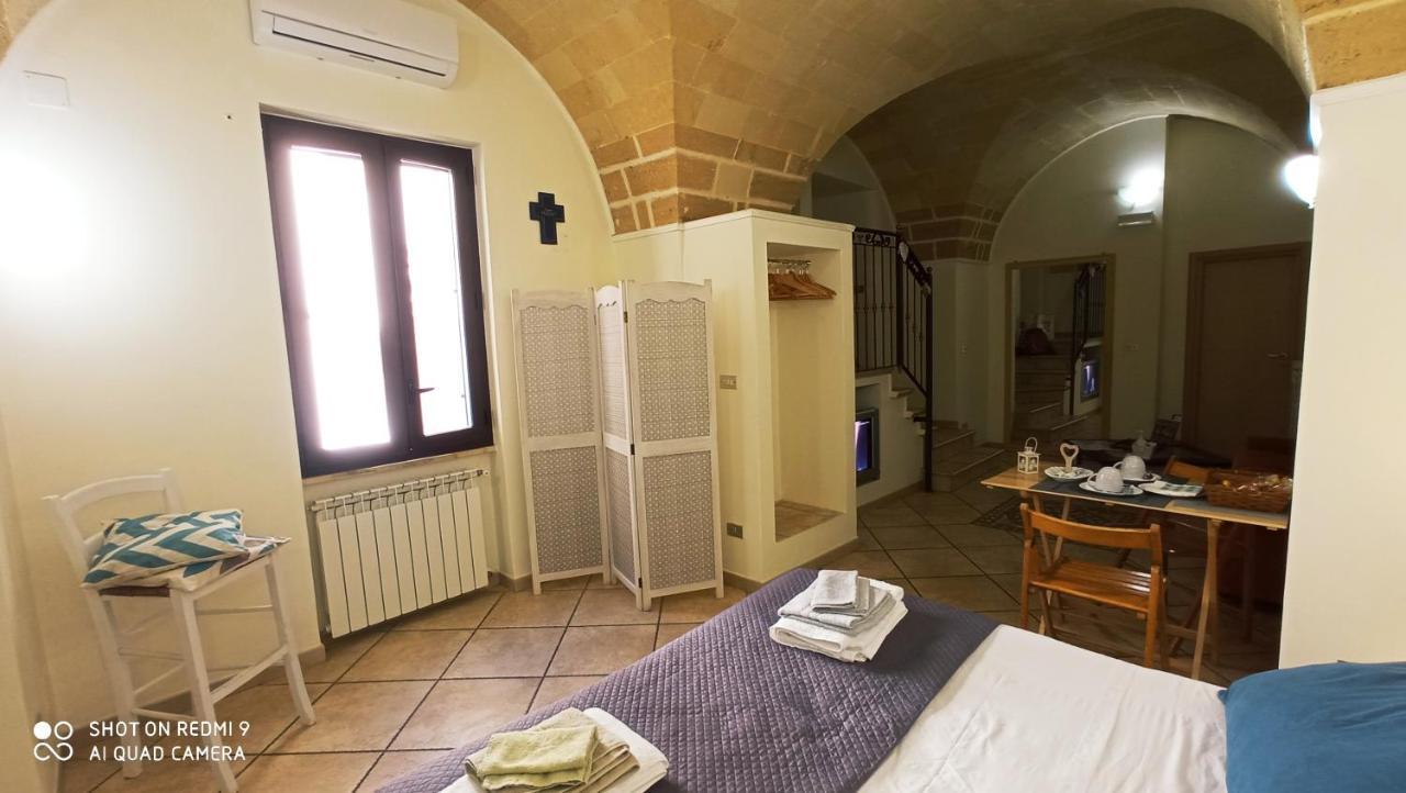 Palazzo Saraceno Apartment-Taras Taranto Exterior foto